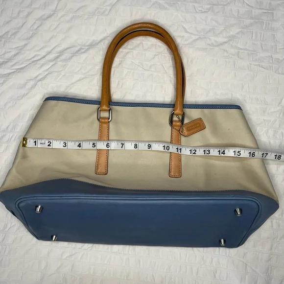 Vintage Coach Hampton Tote - Picture 10 of 10
